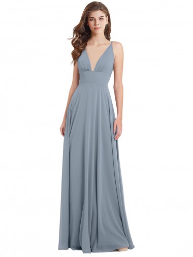 Costas em V Azul Empoeirado Linha A Decote V Comprimento Chão Vestido de Festa / Vestido de Madrinha Acessíveis
