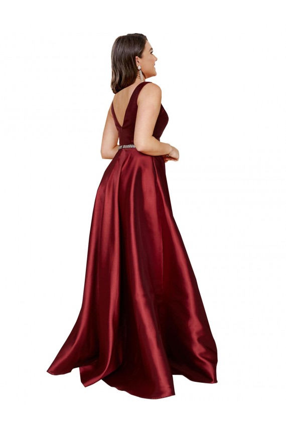 Costas em V Borgonha Linha A Decote V Comprimento Chão Longo Vestidos de Madrinha / Vestidos de Noite / Vestidos de Festa Acessíveis