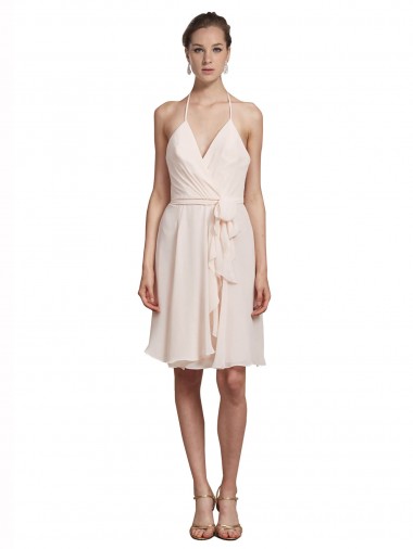 Creme Rosa Linha A Decote V Comprimento Joelho Vestidos de Madrinha / Vestidos de Cocktail / Vestidos de Homecoming Acessíveis