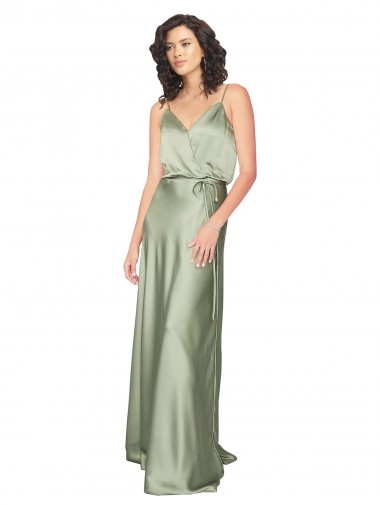 Costas em V Fumo Verde Linha A Decote V Comprimento Chão Vestidos de Madrinha / Vestidos de Noite Acessíveis