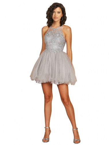 Criss Cruz Prata Linha A Cabeçada Curto Vestidos de Madrinha / Vestidos de Cocktail / Vestidos de Homecoming Acessíveis